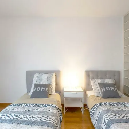 Prive 80m Carre, 2 Chambres, 1 Place De Parking * Montpellier