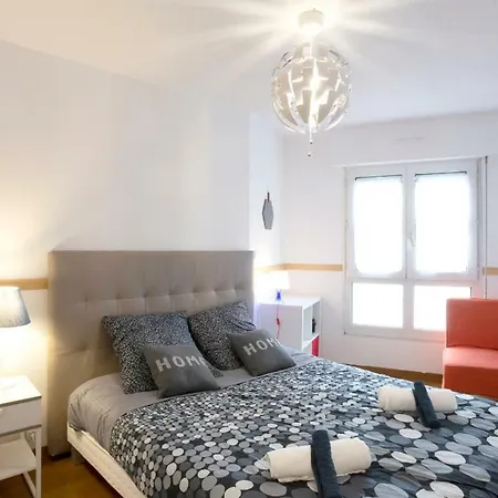 Prive 80m Carre, 2 Chambres, 1 Place De Parking *