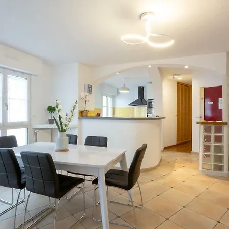 Prive 80m Carre, 2 Chambres, 1 Place De Parking *